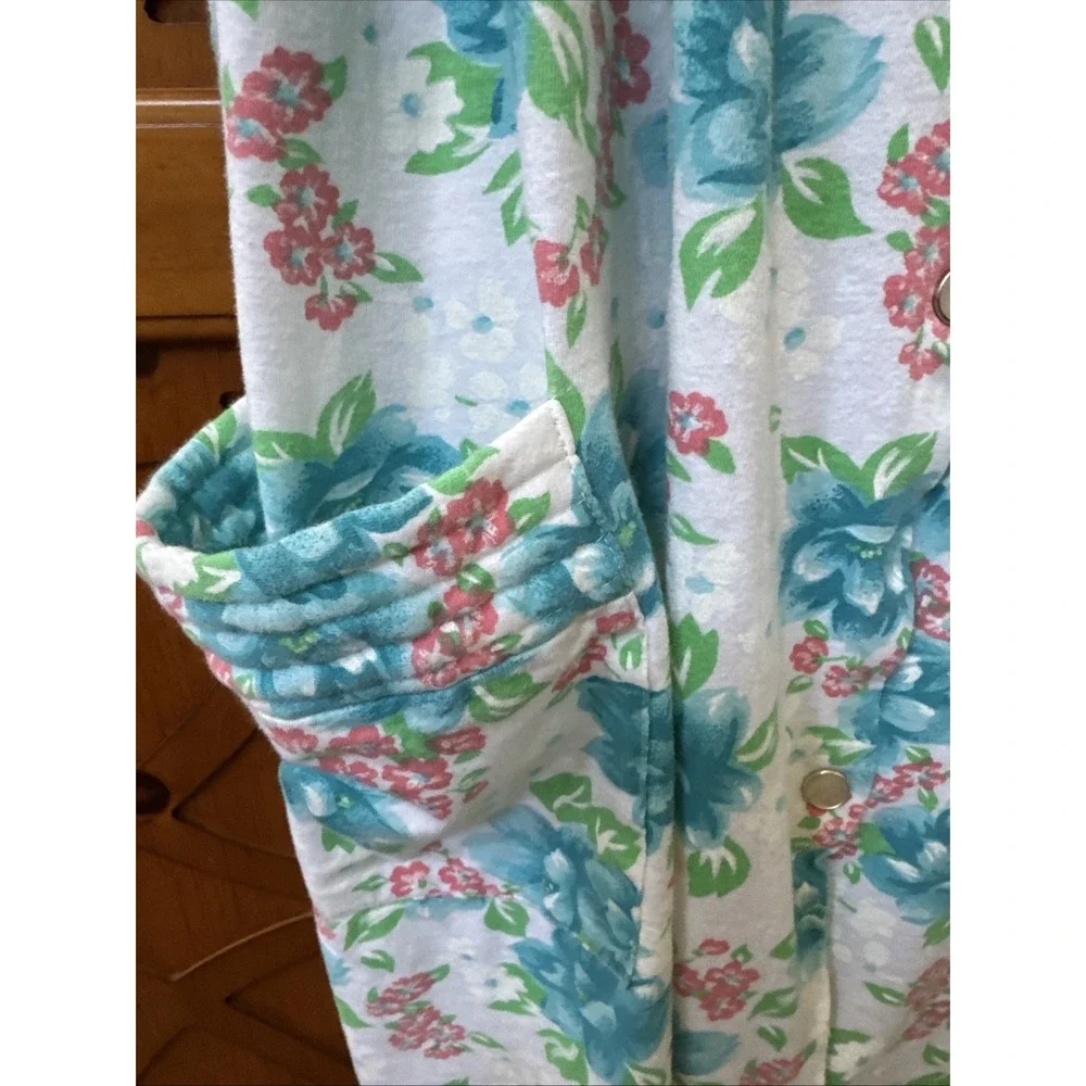 VTG Moon Dance SZ L Pearl Snap‎ Housecoat Pocket Blue Floral Granny Core Retro - Picture 6 of 10